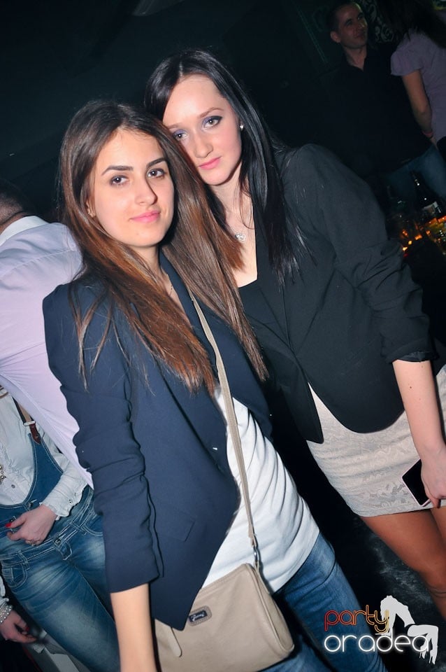 Vineri seara în Club Life,