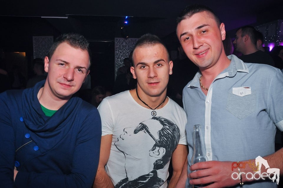 Vineri seara în Club Life,