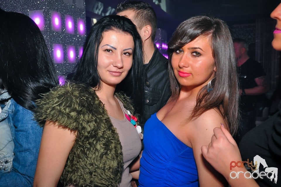 Vineri seara în Club Life,