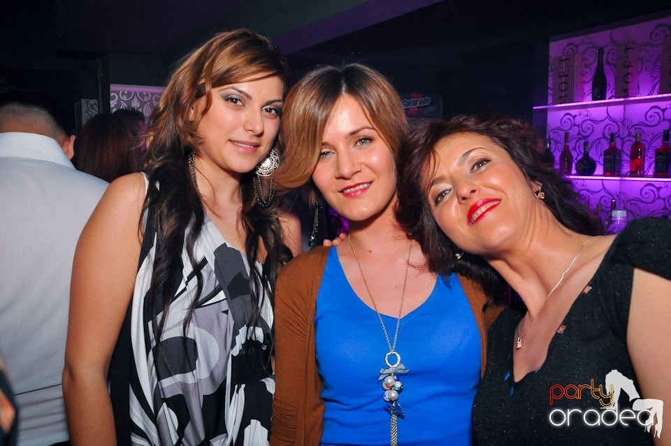Vineri seara în Club Life,