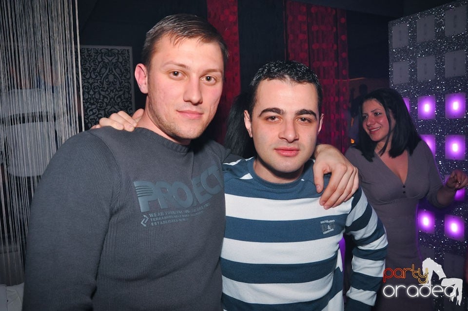 Vineri seara în Club Life,