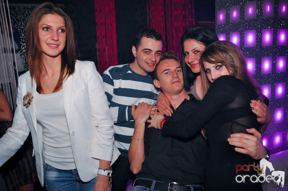 Vineri seara în Club Life,