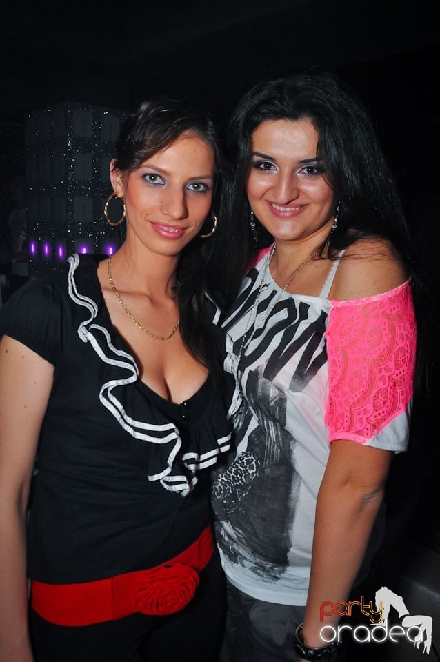 Vineri seara în Club Life,