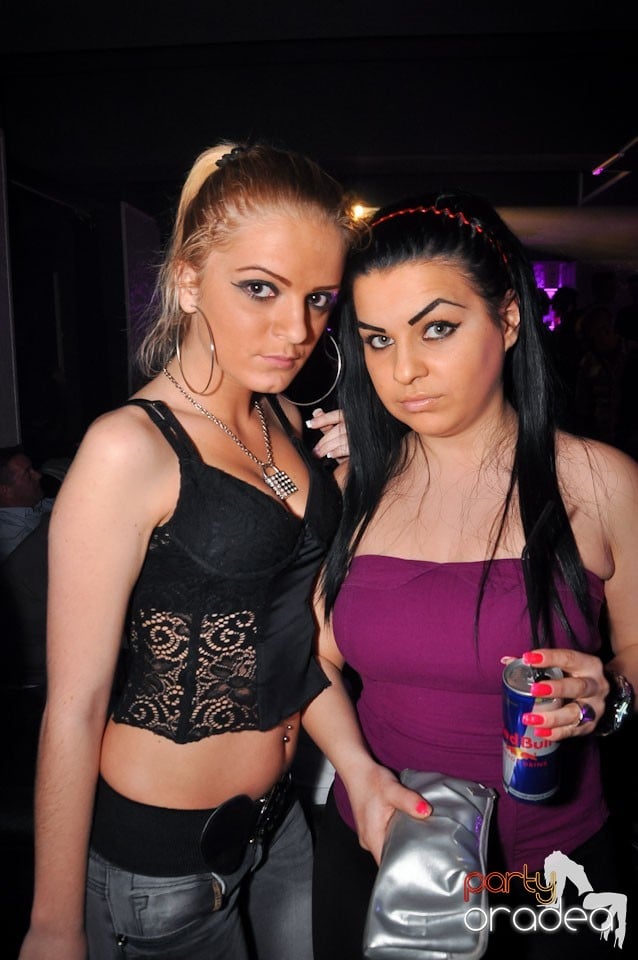 Vineri seara în Club Life,
