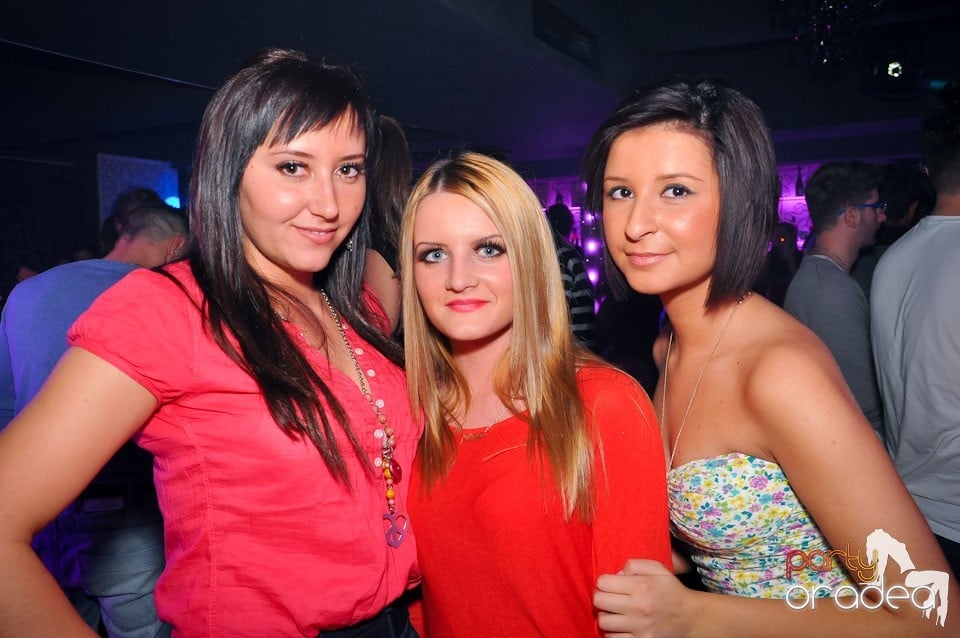 Vineri seara în Club Life,