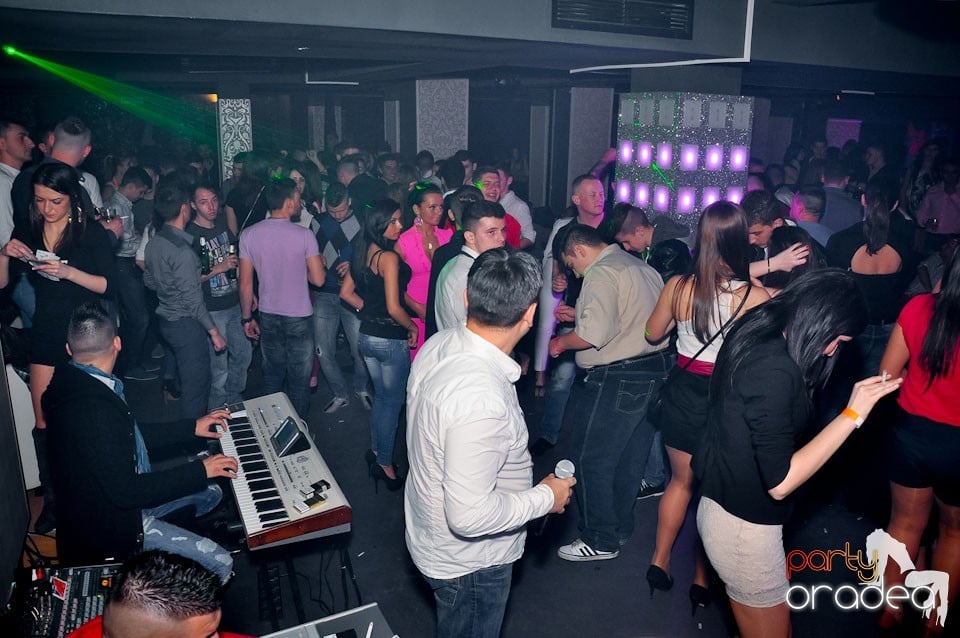 Vineri seara în Club Life,