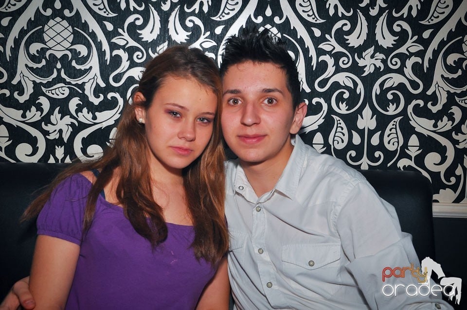 Vineri seara în Club Life,