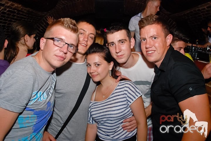 Vineri seara în Escape, 