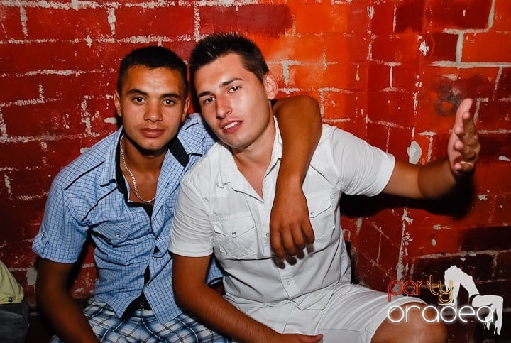 Vineri seara în Escape, 