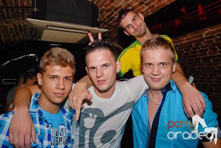 Vineri seara în Escape, 