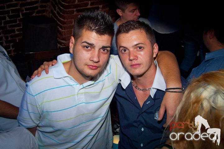 Vineri seara în Escape, 