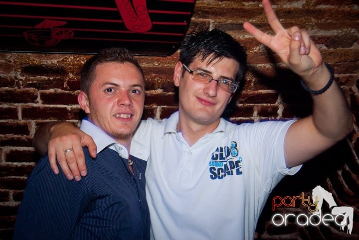 Vineri seara în Escape, 