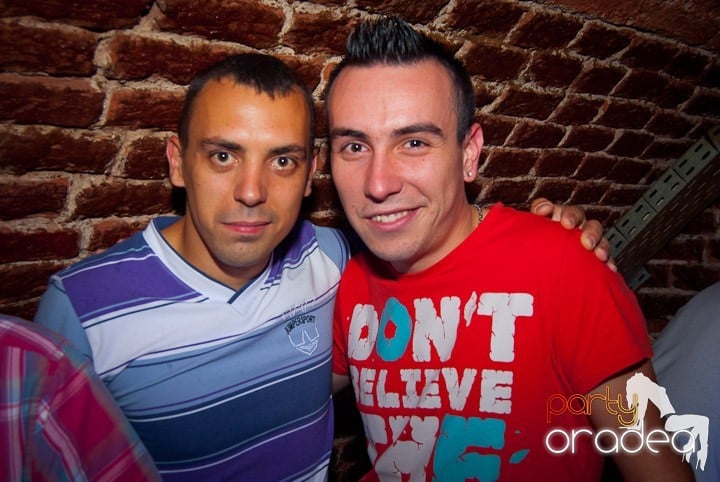 Vineri seara în Escape, 