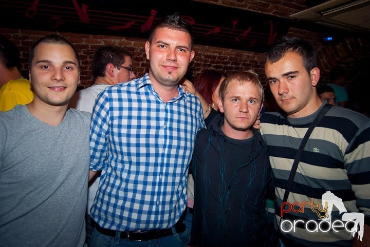 Vineri seara în Escape, 