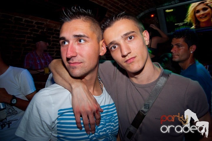 Vineri seara în Escape, 