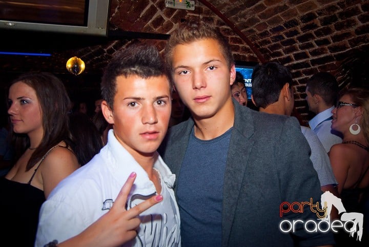 Vineri seara în Escape, 