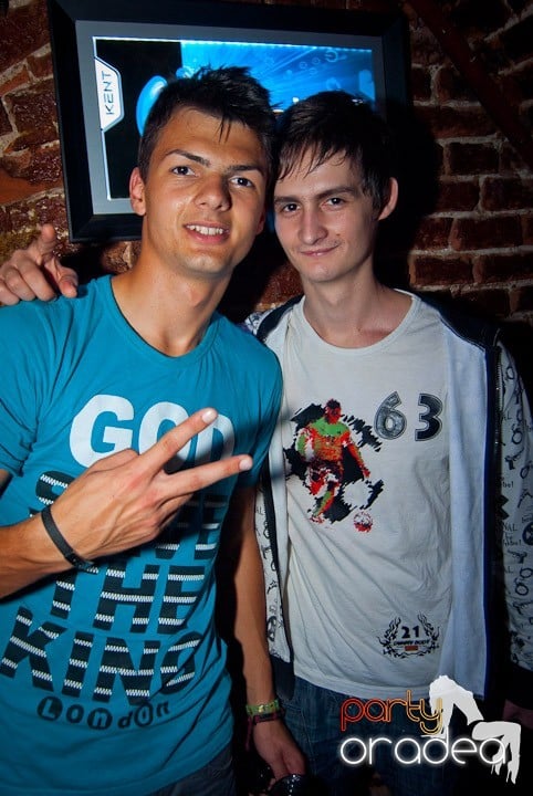 Vineri seara în Escape, 