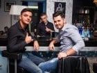 Vineri seara în Icon Cafe