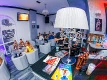 Vineri seara în Icon Caffe