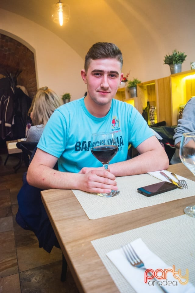 Vineri seara în Restaurant Borsalino, Borsalino