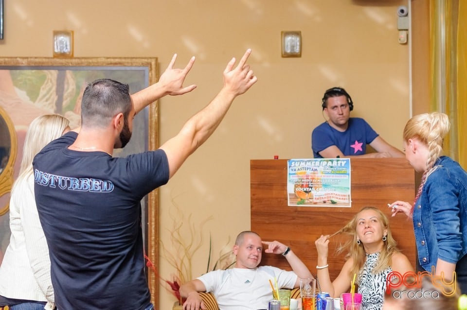 Vineri seara în Senza Caffe, 