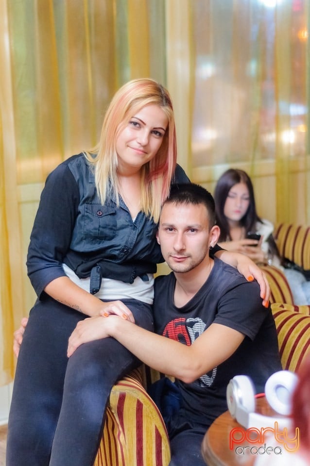 Vineri seara în Senza Caffe, 