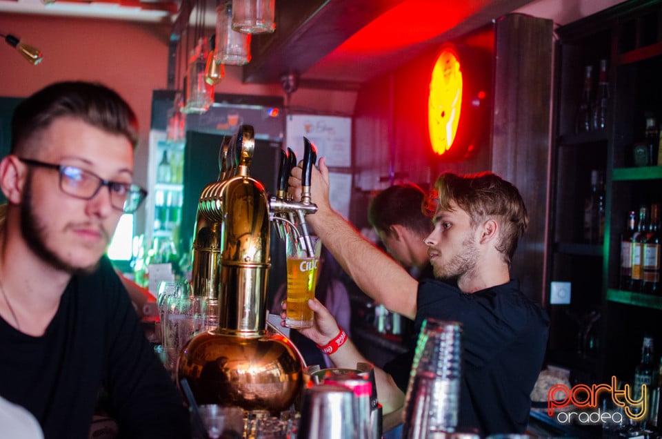 Vineri seara la Edison Pub, 