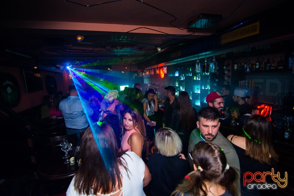 Vineri seara la Edison Pub, 