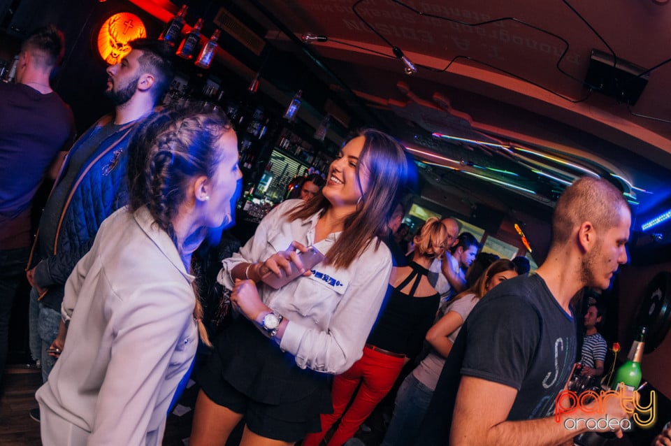 Vineri seara la Edison Pub, 