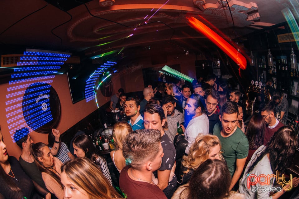 Vineri seara la Edison Pub, 