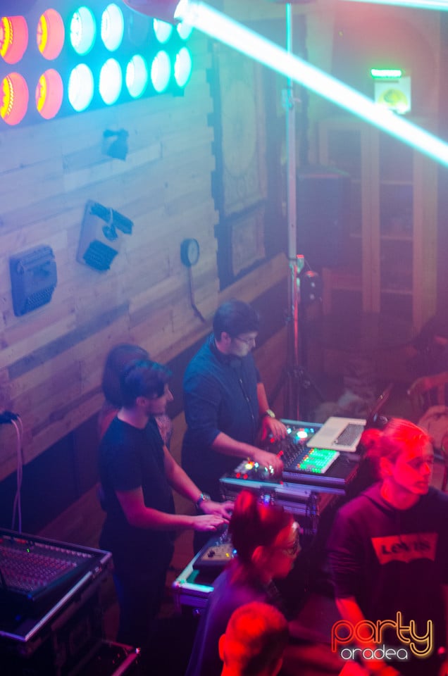 Vineri seara la Steam Bar, 