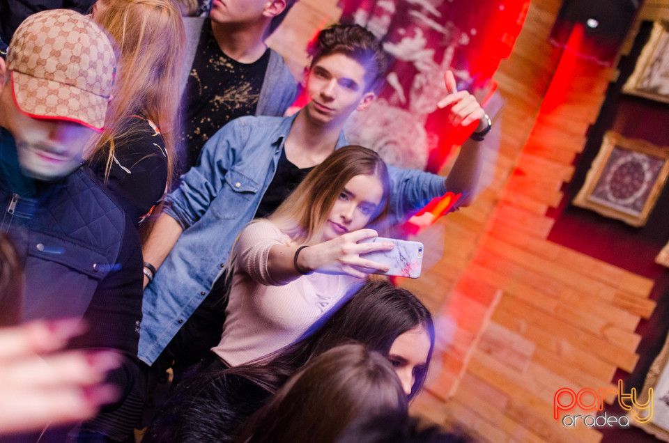 Vineri seara la Steam Bar, 