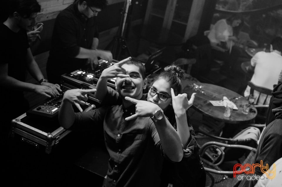 Vineri seara la Steam Bar, 