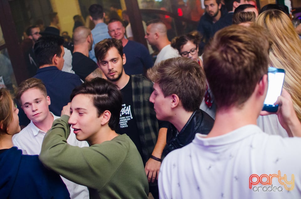 Vineri seara la Steam Bar, 