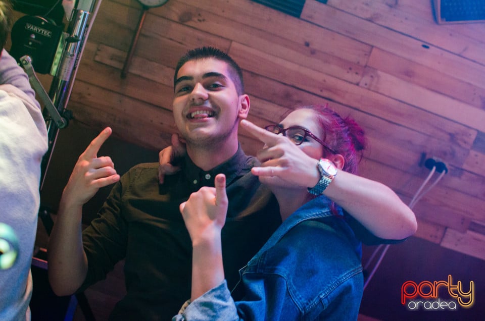 Vineri seara la Steam Bar, 