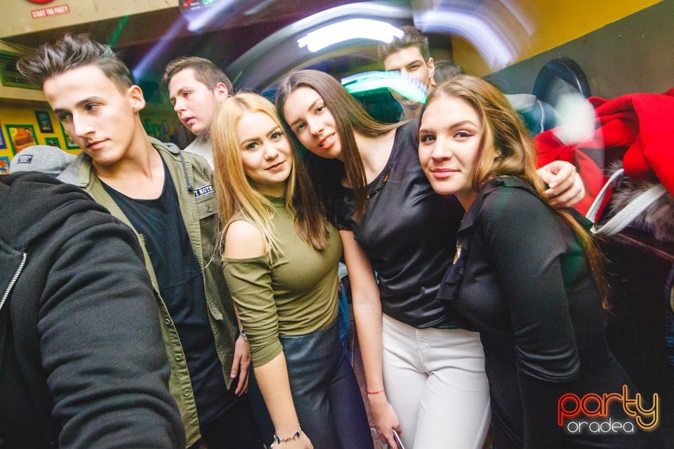 Vineri seara la Yellow, 