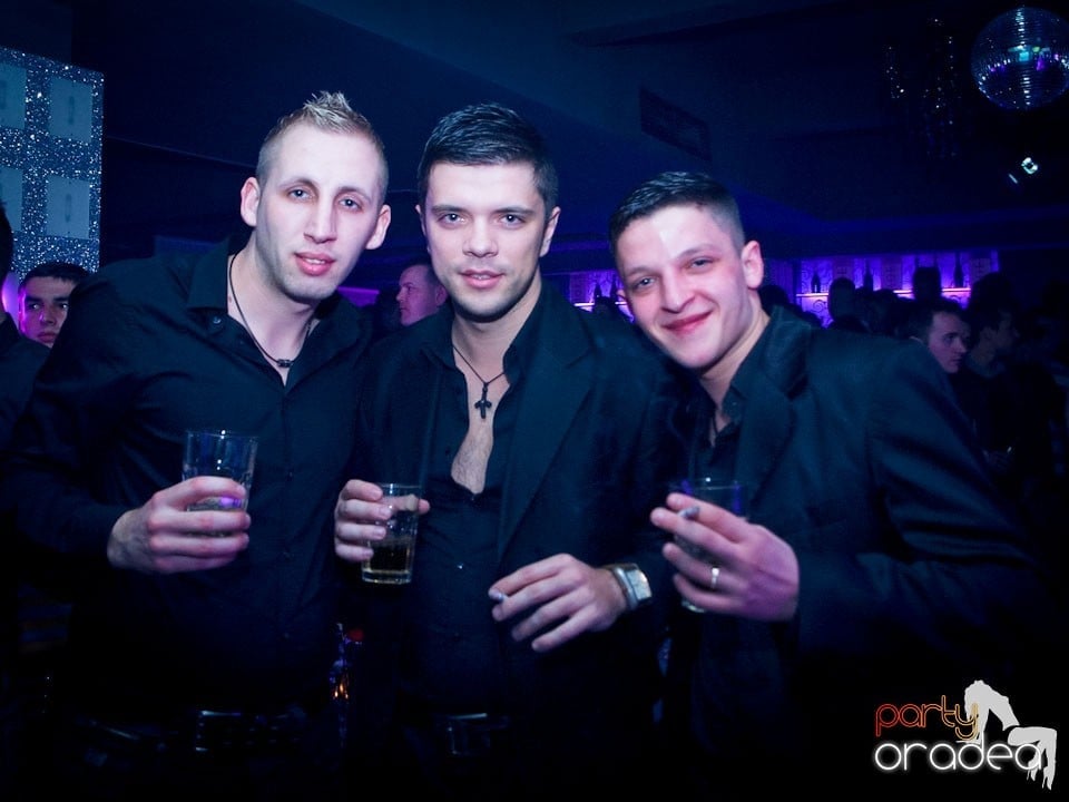 Vineri seara petrecem în Club Life,