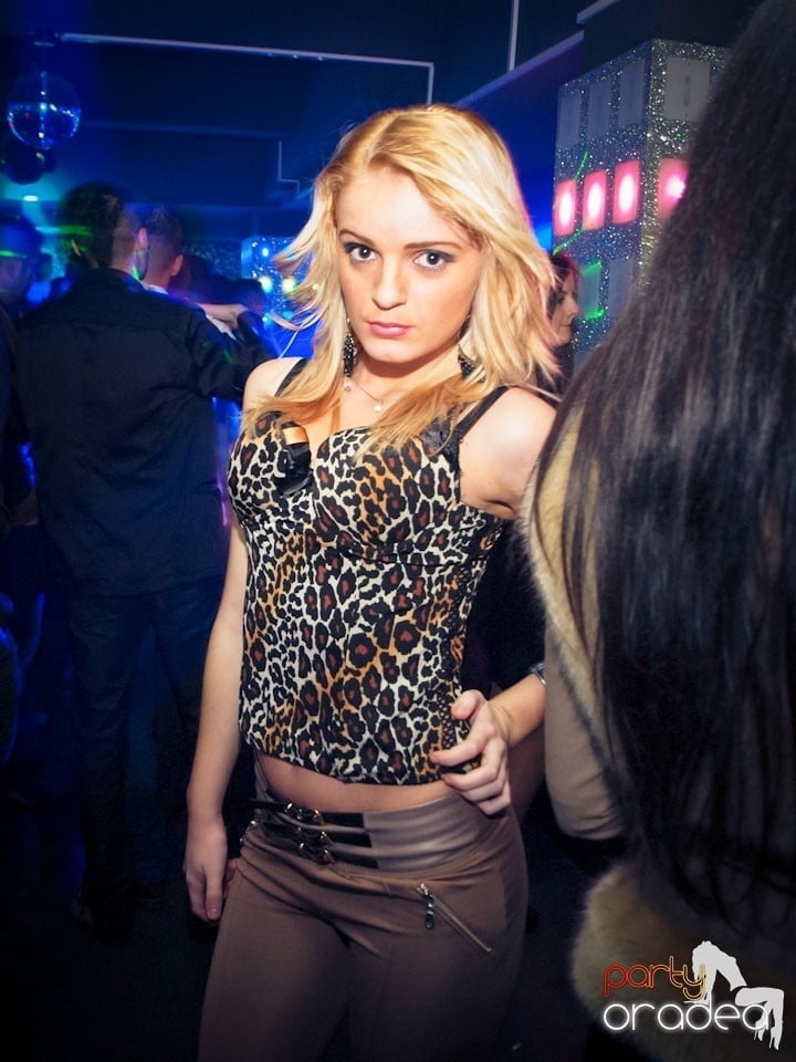 Vineri seara petrecem în Club Life,