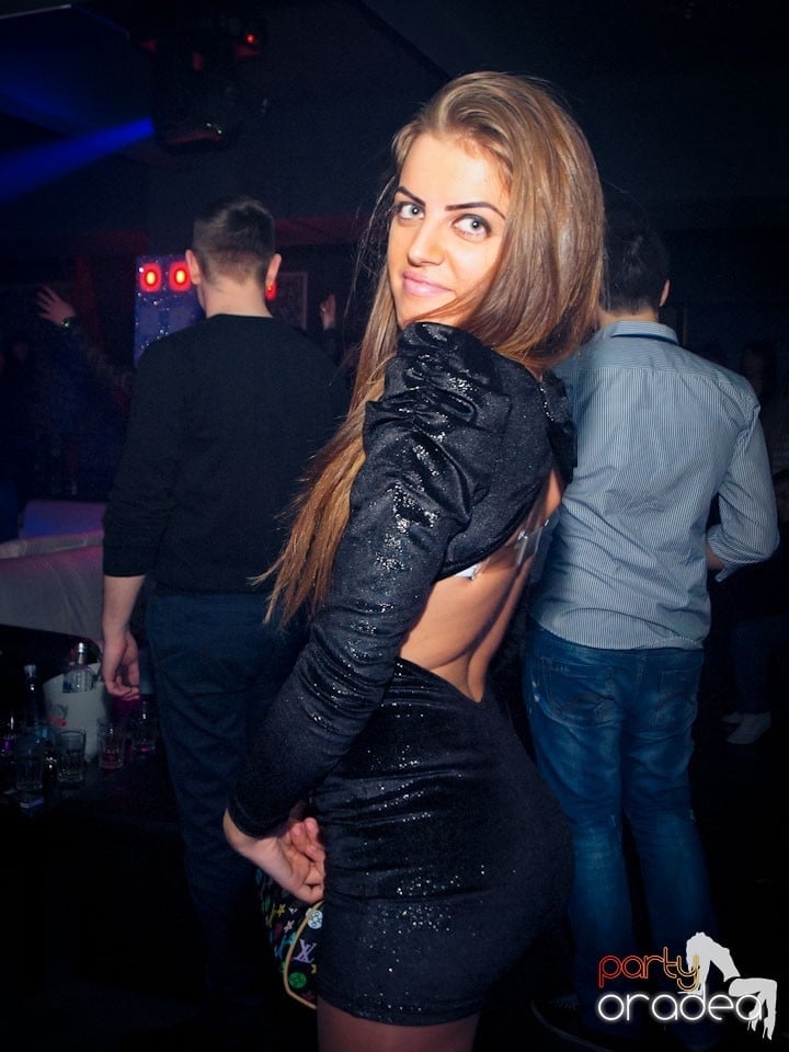 Vineri seara petrecem în Club Life,