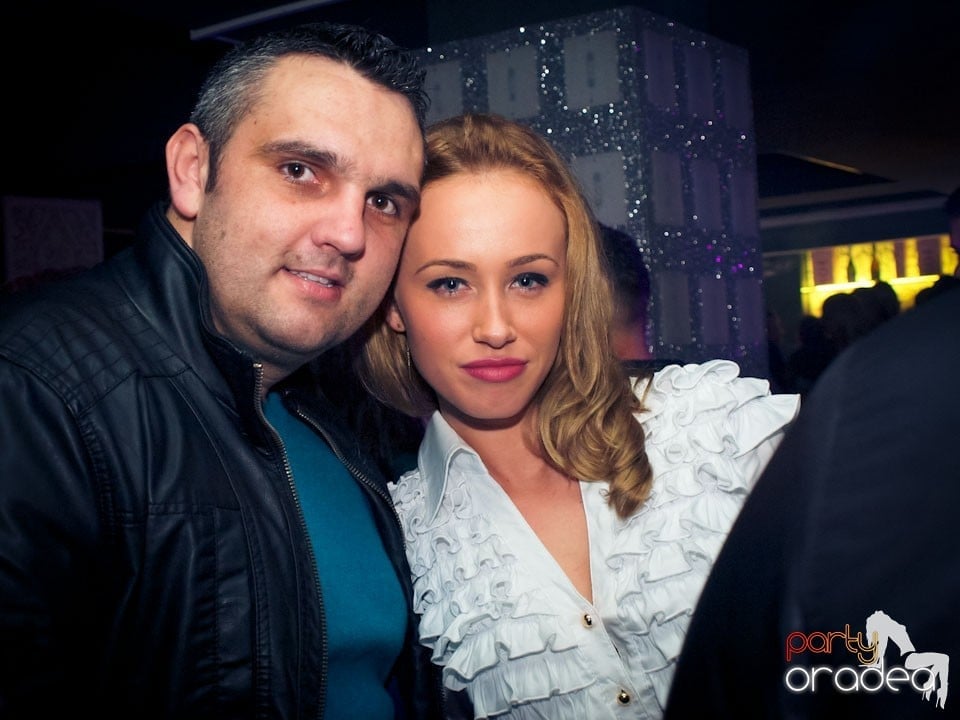 Vineri seara petrecem în Club Life,