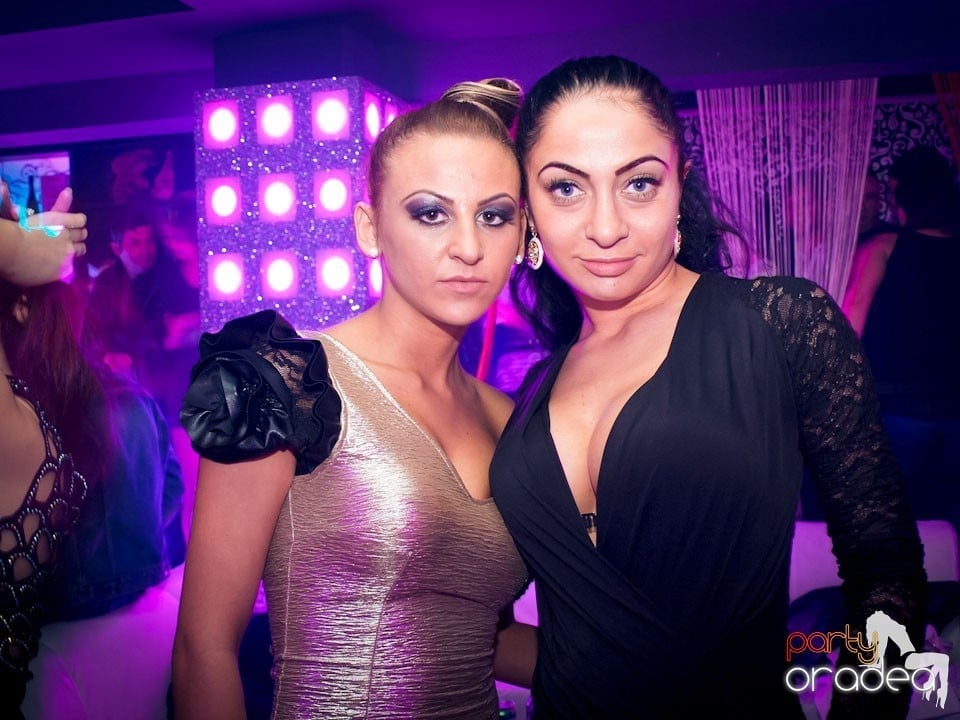 Vineri seara petrecem în Club Life,