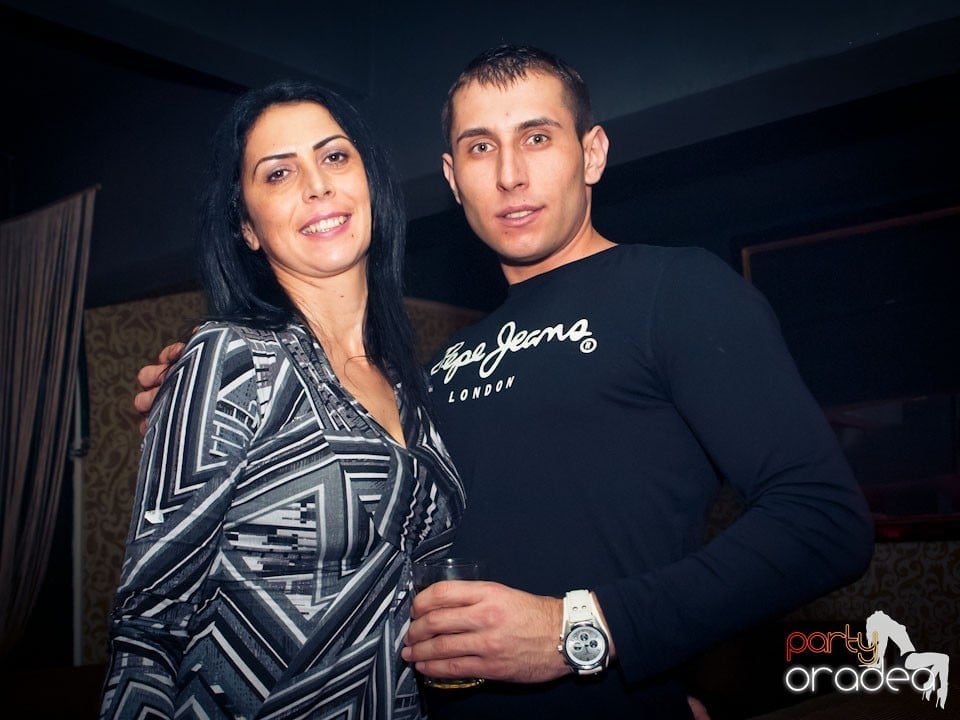 Vineri seara petrecem în Club Life,