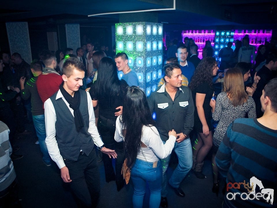 Vineri seara petrecem în Club Life,