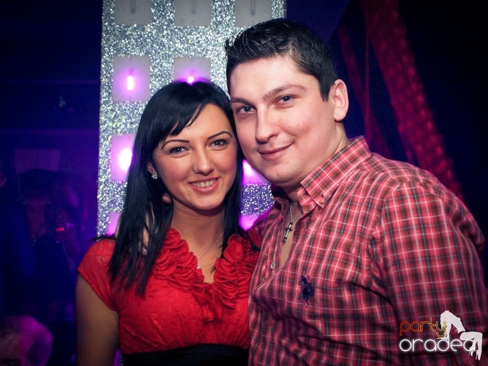 Vineri seara petrecem în Club Life,