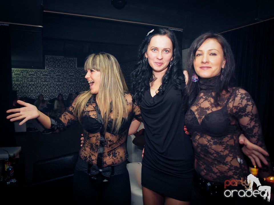 Vineri seara petrecem în Club Life,