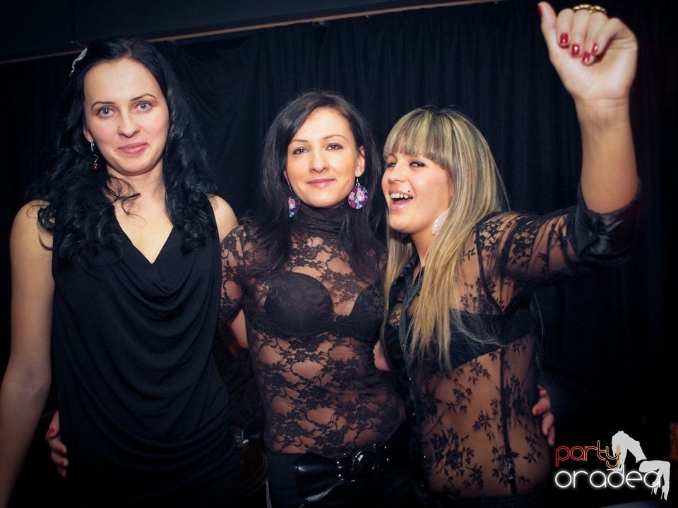 Vineri seara petrecem în Club Life,