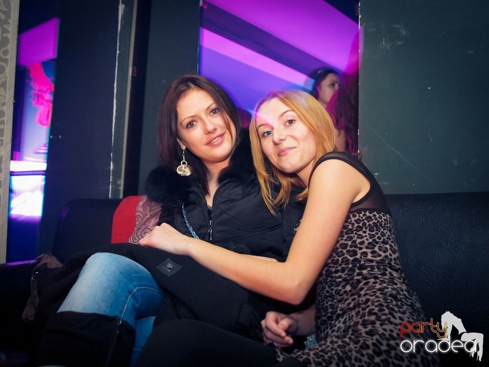 Vineri seara petrecem în Club Life,