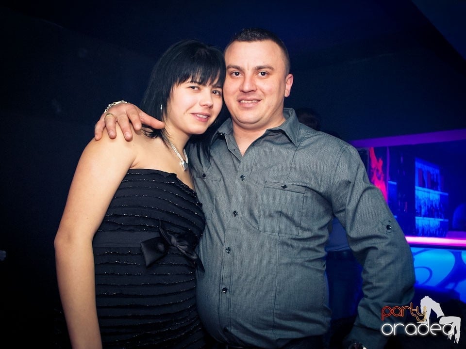 Vineri seara petrecem în Club Life,