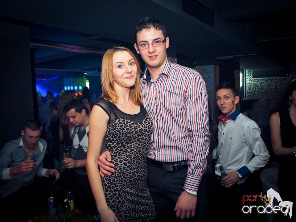 Vineri seara petrecem în Club Life,