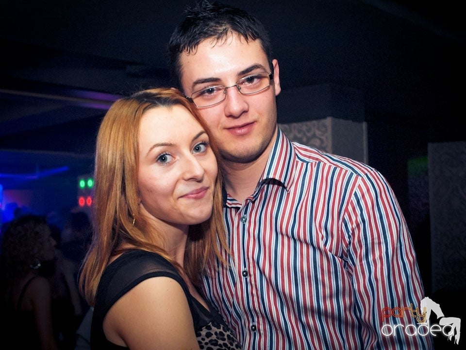 Vineri seara petrecem în Club Life,